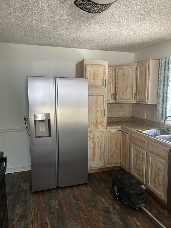 2233 5th Ave #NA - Photo 3 of 9