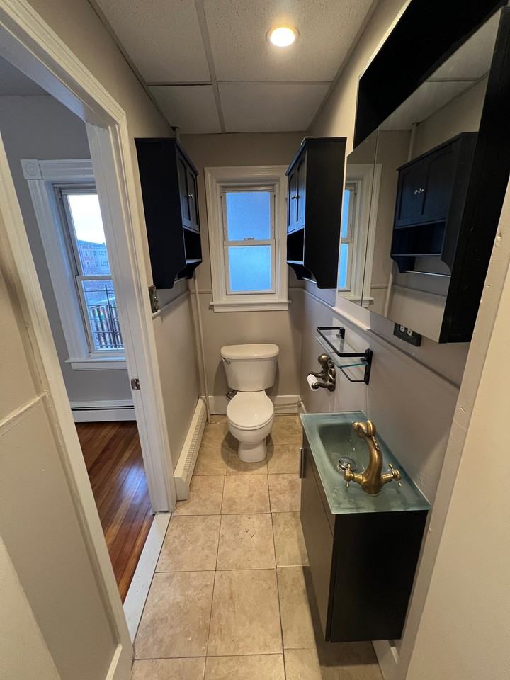 103 Gold St Apt 2a #2A - Photo 7 of 10