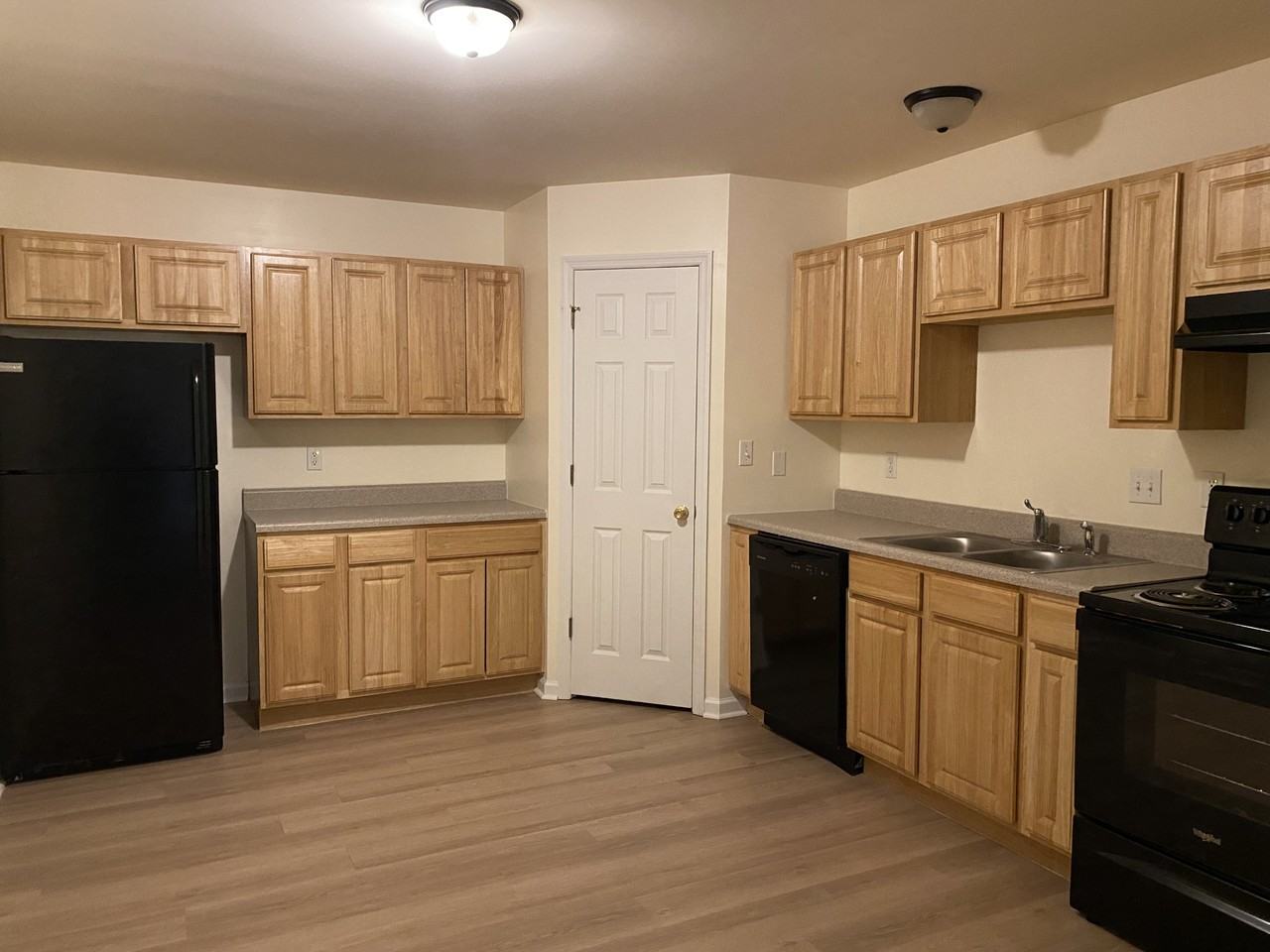 1535 W Pacific St #204 - Photo 3 of 3