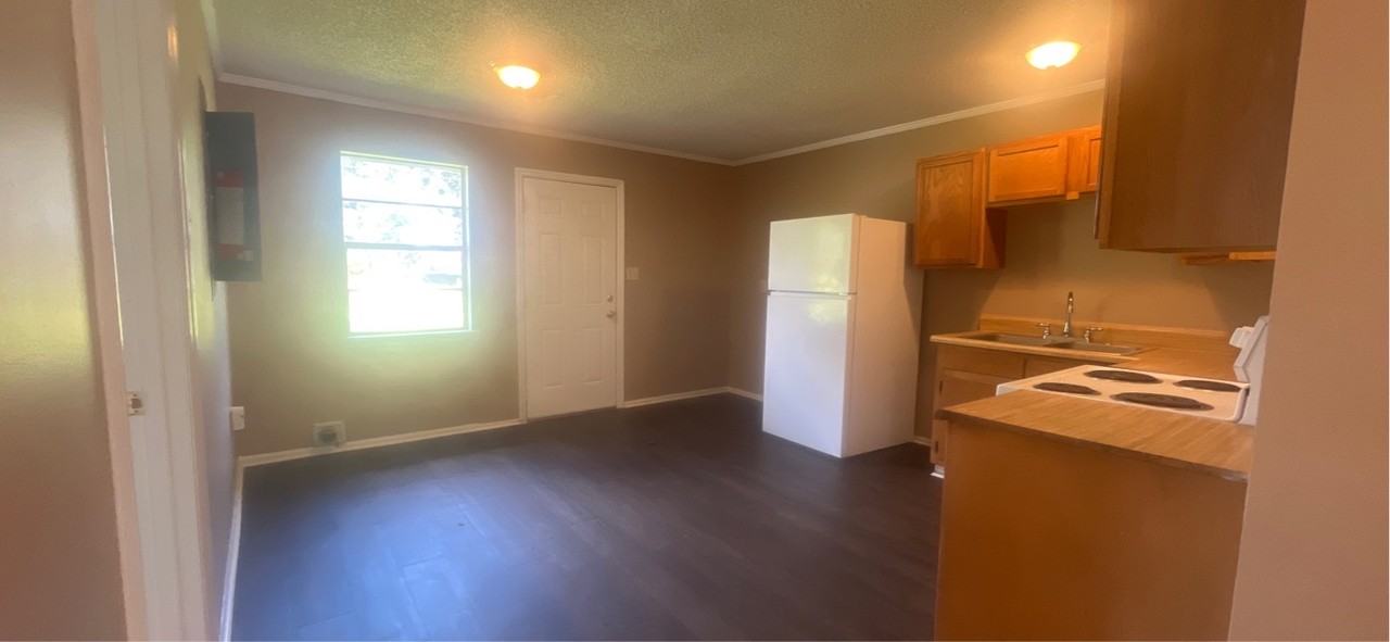 318 Carriage LaneUNIT C #C - Photo 3 of 8