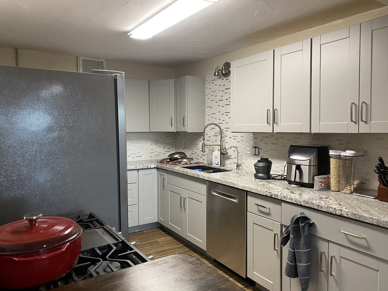 504 E Seneca St - Photo 2 of 5