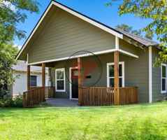 featured image of 1019 Elm Ave #NA