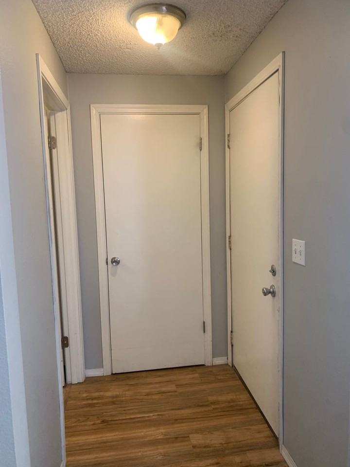 3418 E 18th St #C - Photo 4 of 18