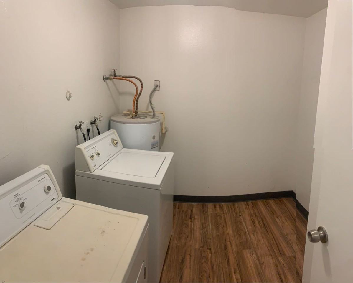 3418 E 18th St #C - Photo 5 of 18