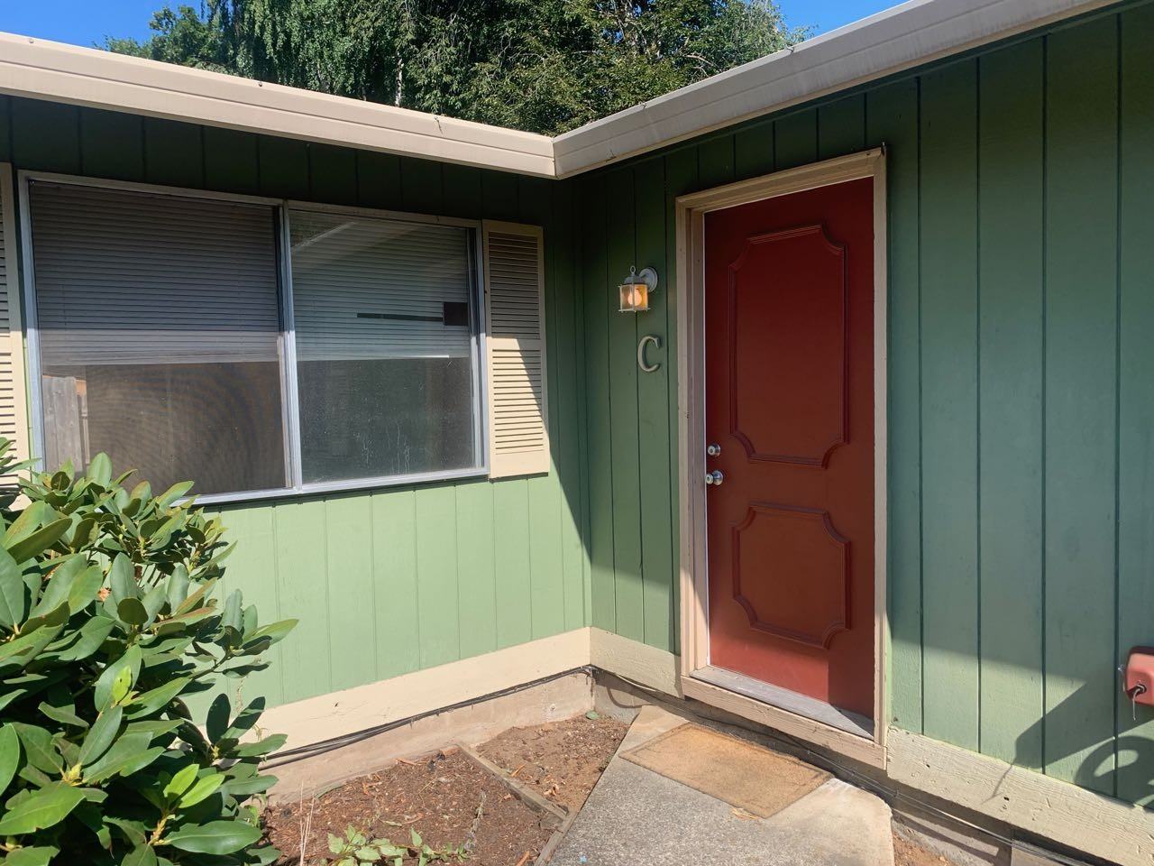 3418 E 18th St #C - Photo 6 of 18