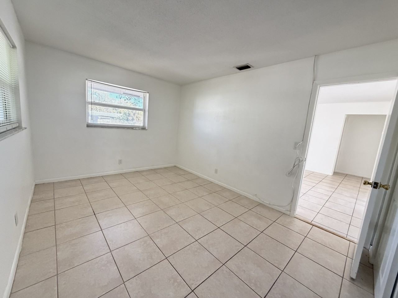 602 Sw 5th Ave #1 - Photo 5 of 18