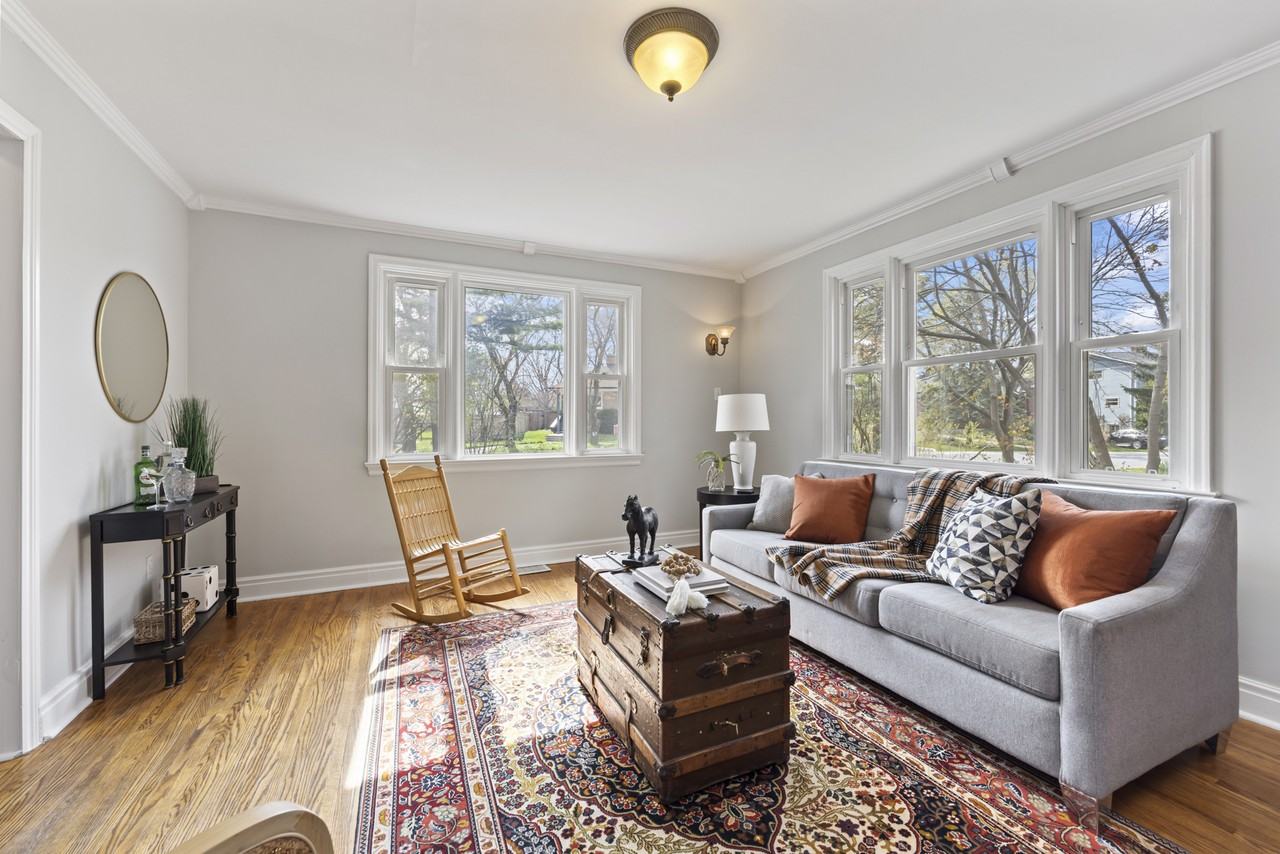 131 Churchill Cres #1 - Photo 3 of 20