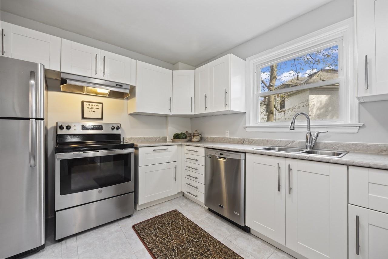 131 Churchill Cres #1 - Photo 7 of 20