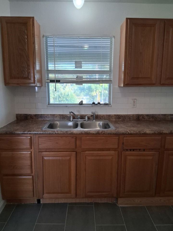 1305 N. Fiske Blvd204 #1305-204 - Photo 2 of 7