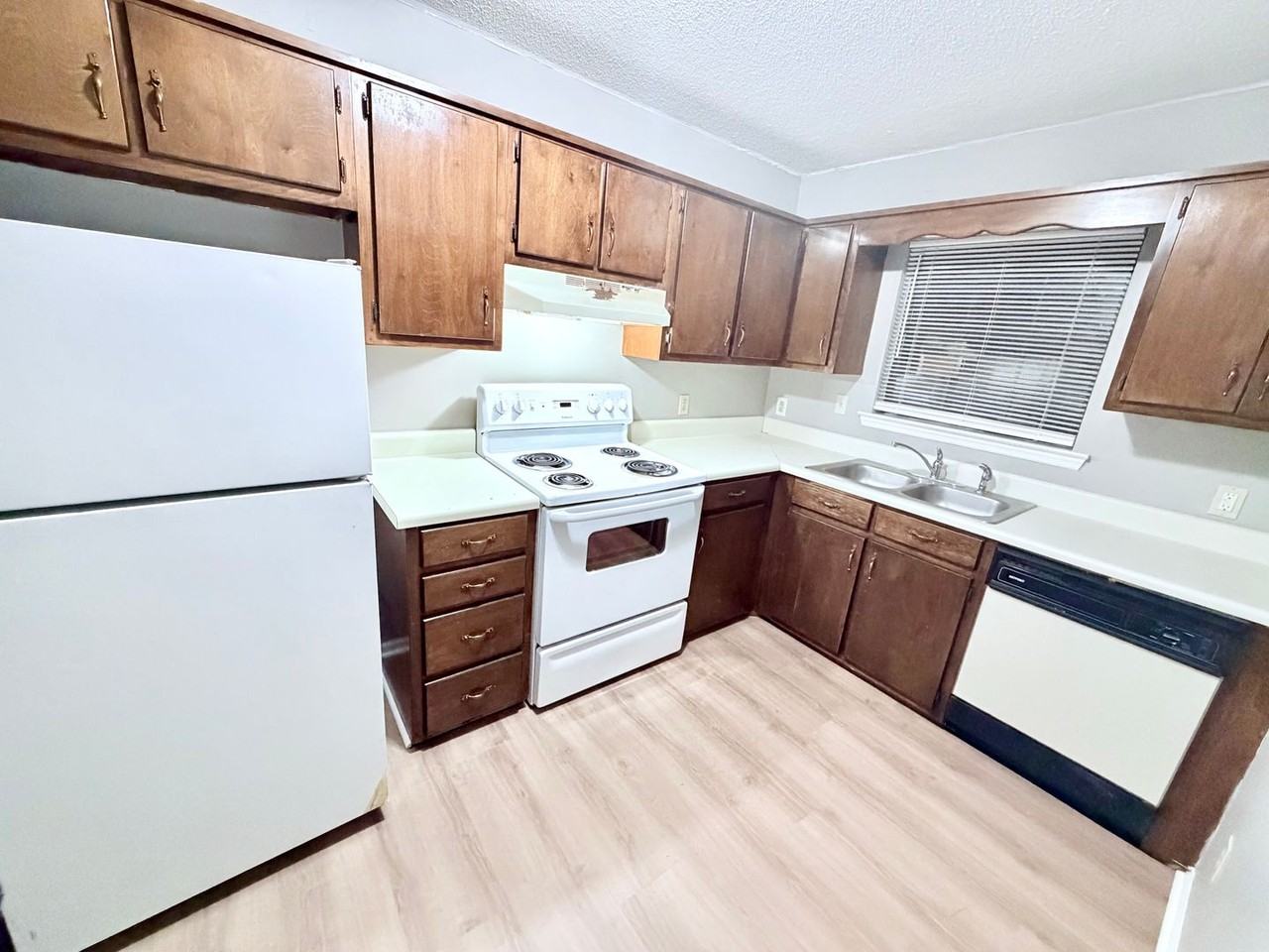 1210 W End Ave - Photo 3 of 11