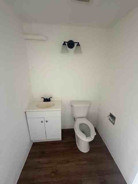 1122 Morgan Ave #1122 - Photo 5 of 6