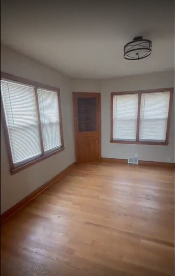 8902 W Silver Spring Dr - Photo 4 of 6