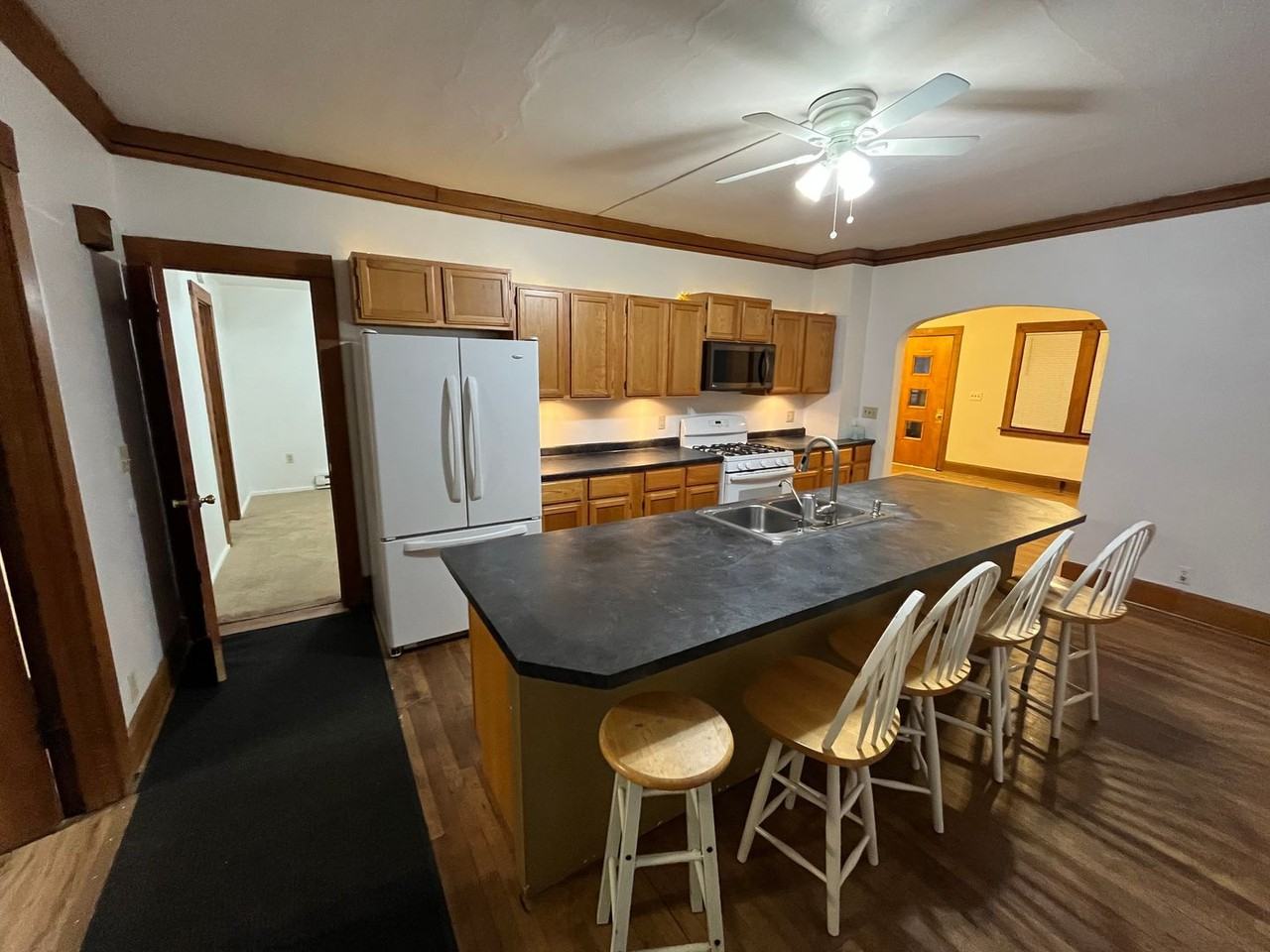 Spafford Ave 1029 - Photo 4 of 16