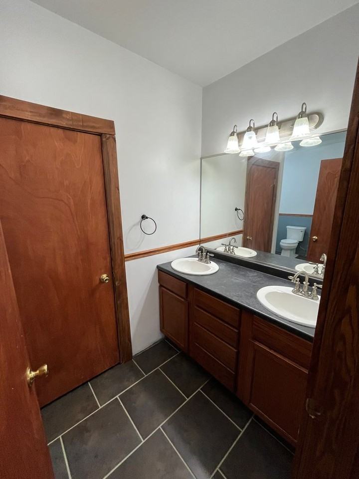 Spafford Ave 1029 - Photo 6 of 16