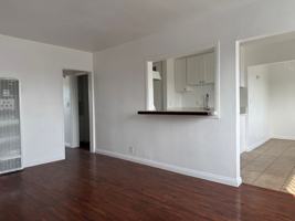 featured image of 10705 S Figueroa St