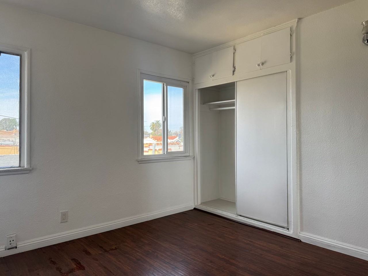 10705 S Figueroa St #10 - Photo 6 of 16