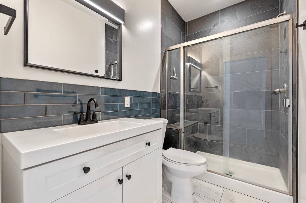 903 W 7th St - Photo 5 of 13