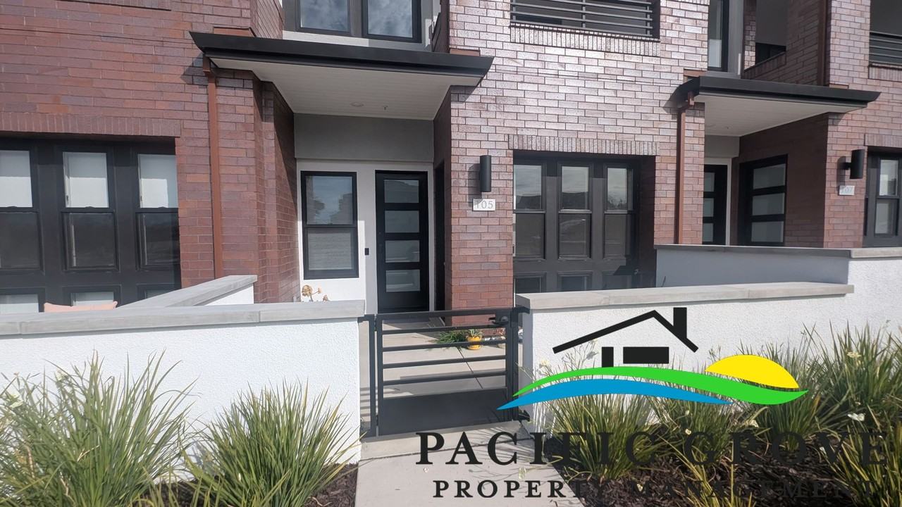 105 8th St - Photo 2 of 11