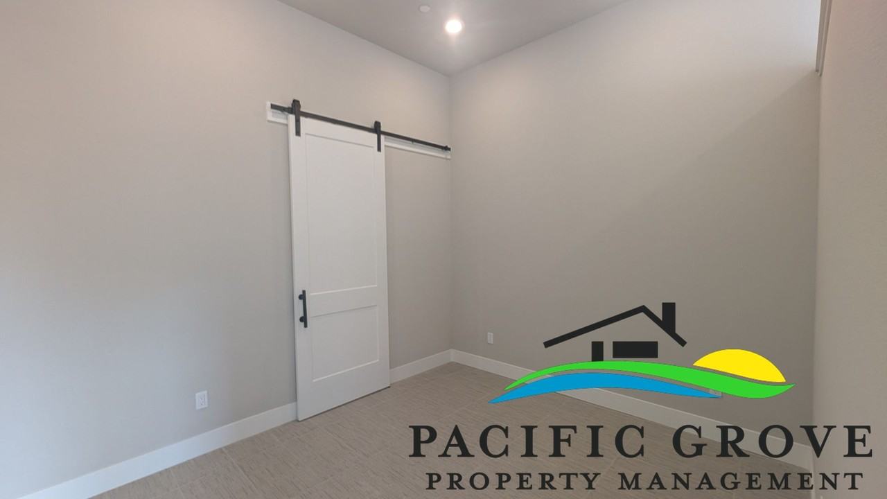 105 8th St - Photo 7 of 11