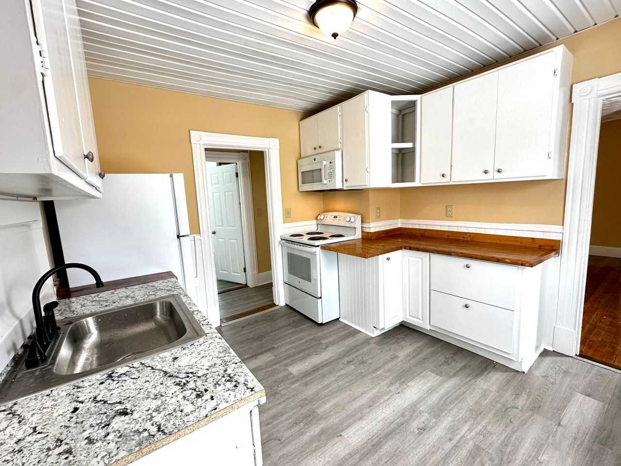 101 Daniels Ave - Photo 4 of 26