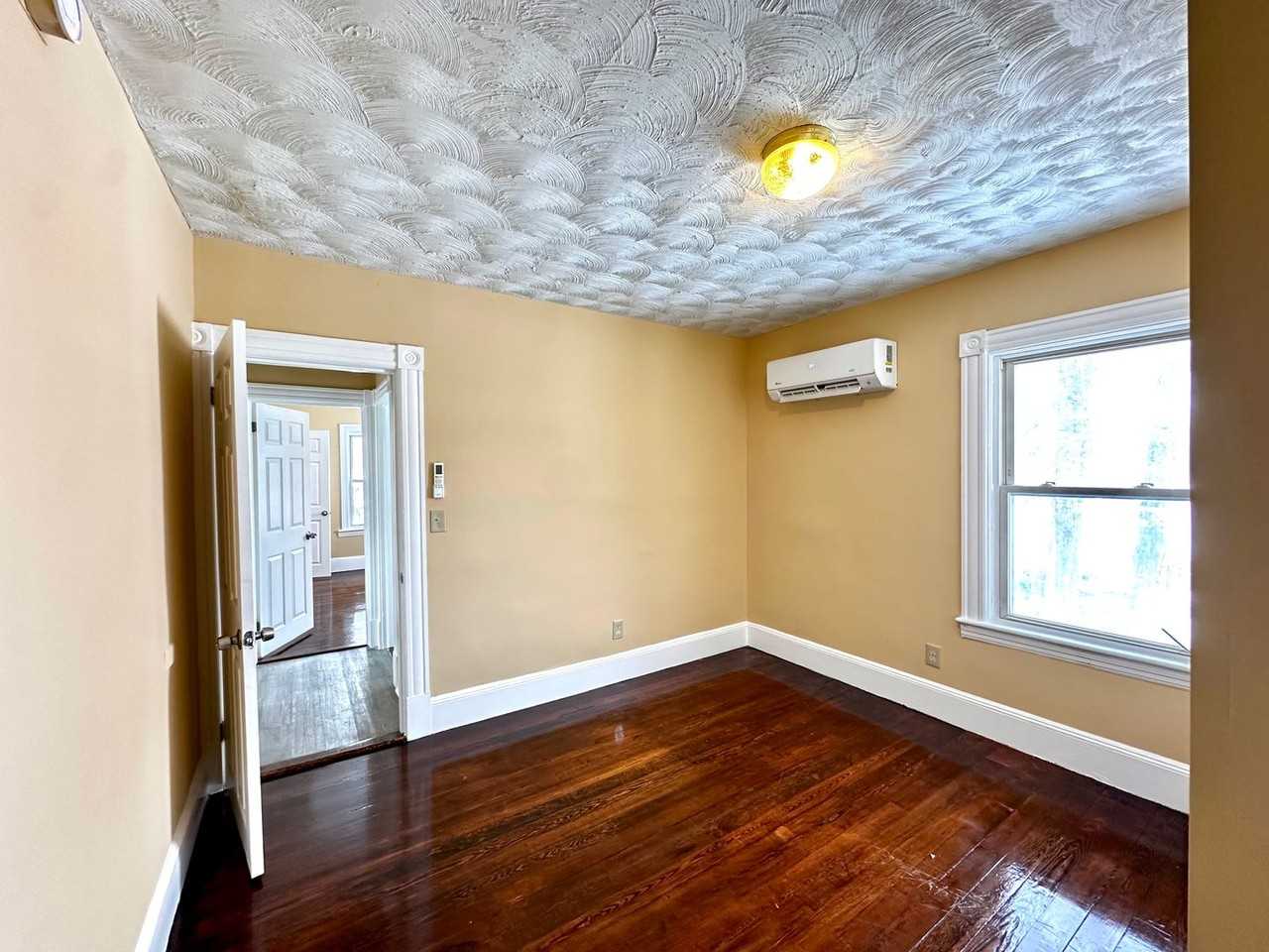 101 Daniels Ave - Photo 7 of 26