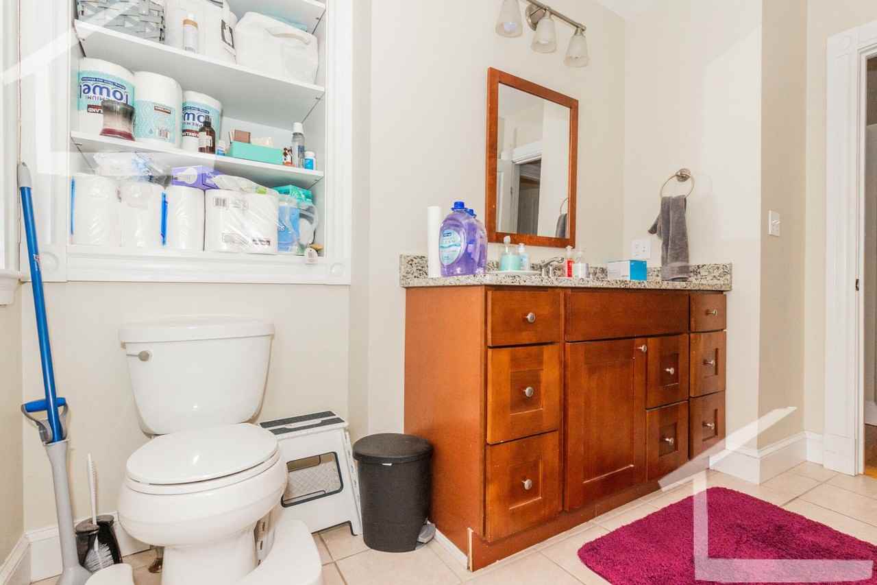 87 Surrey St - Photo 5 of 12