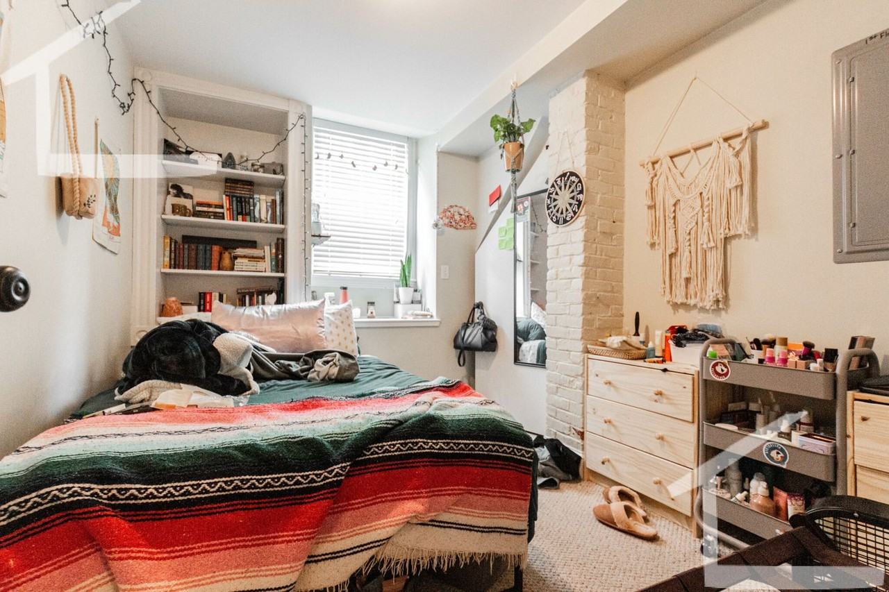 87 Surrey St - Photo 7 of 12