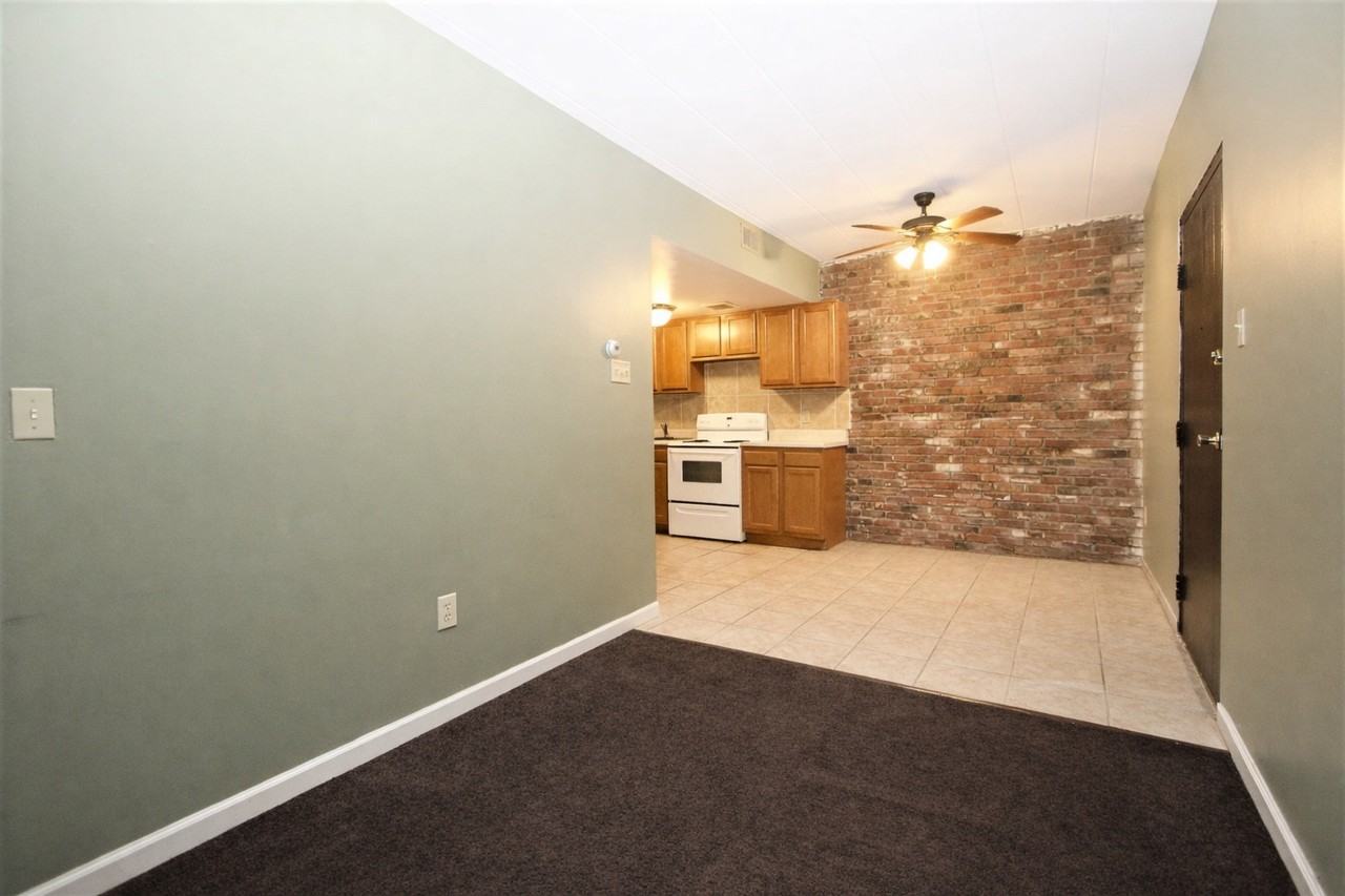 285 MOON CLINTON ROADAPT 3 #3 - Photo 3 of 7