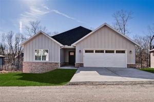featured image of 20 Lochgilphead Ln