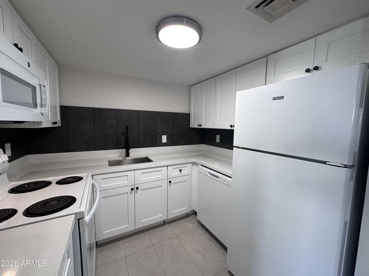 2690 N 43rd Ave Apt C #C - Photo 7 of 21