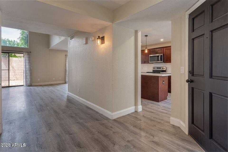 13642 S 42nd Pl - Photo 5 of 32