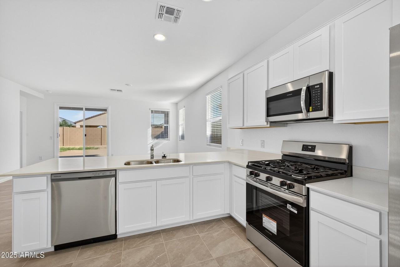 2994 E Barrel Race Rd - Photo 3 of 26