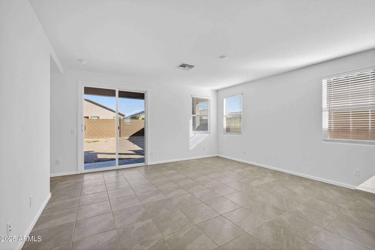 2994 E Barrel Race Rd - Photo 5 of 26