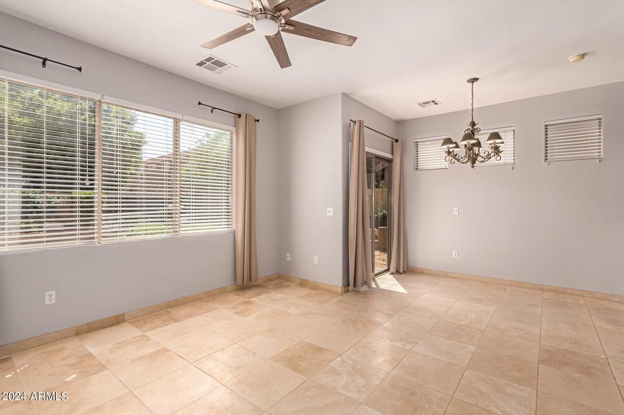 4049 E Melinda Ln - Photo 3 of 26