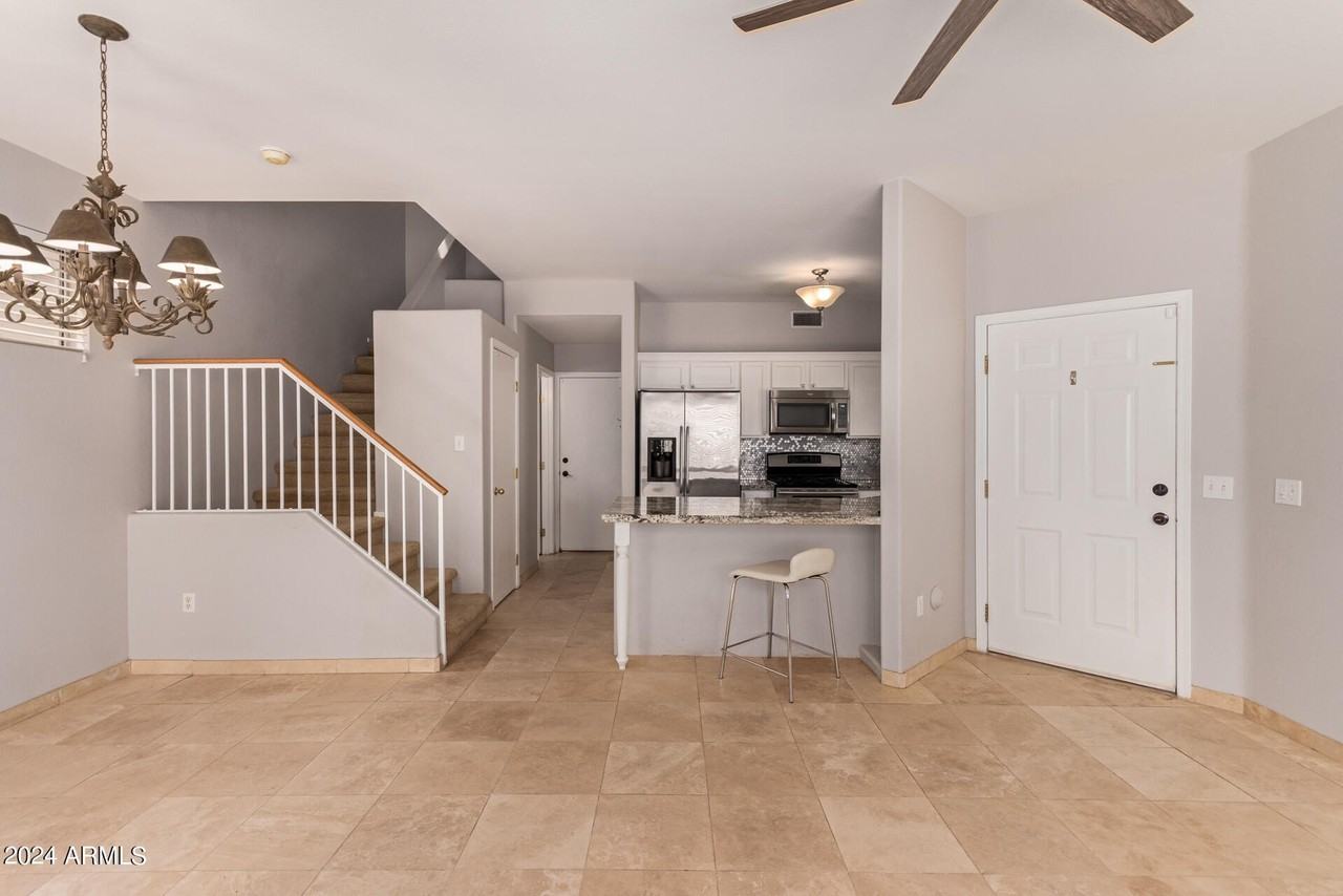 4049 E Melinda Ln - Photo 4 of 26