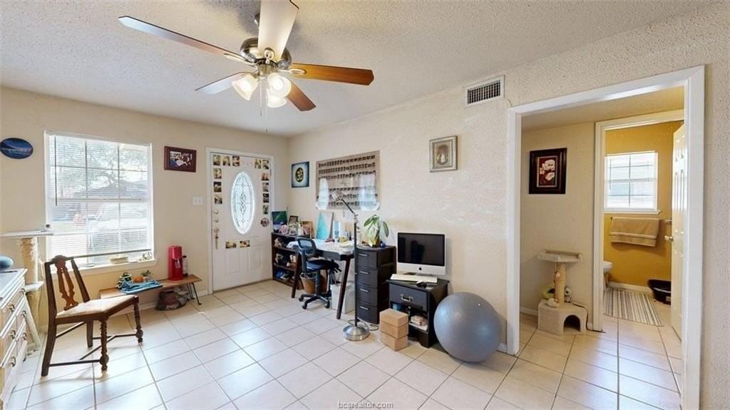 1209 Georgia St - Photo 4 of 17