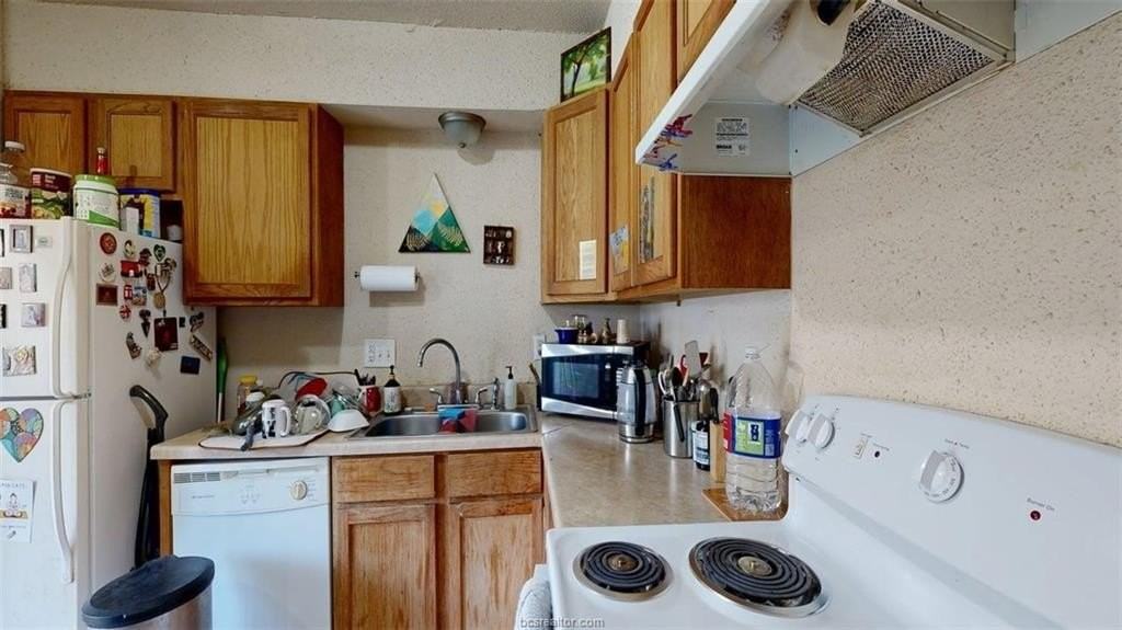 1209 Georgia St - Photo 6 of 17