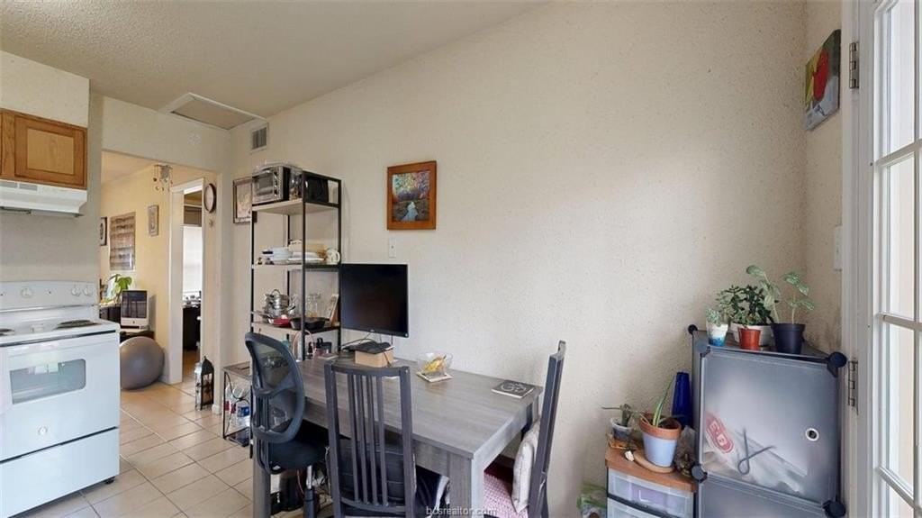 1209 Georgia St - Photo 7 of 17