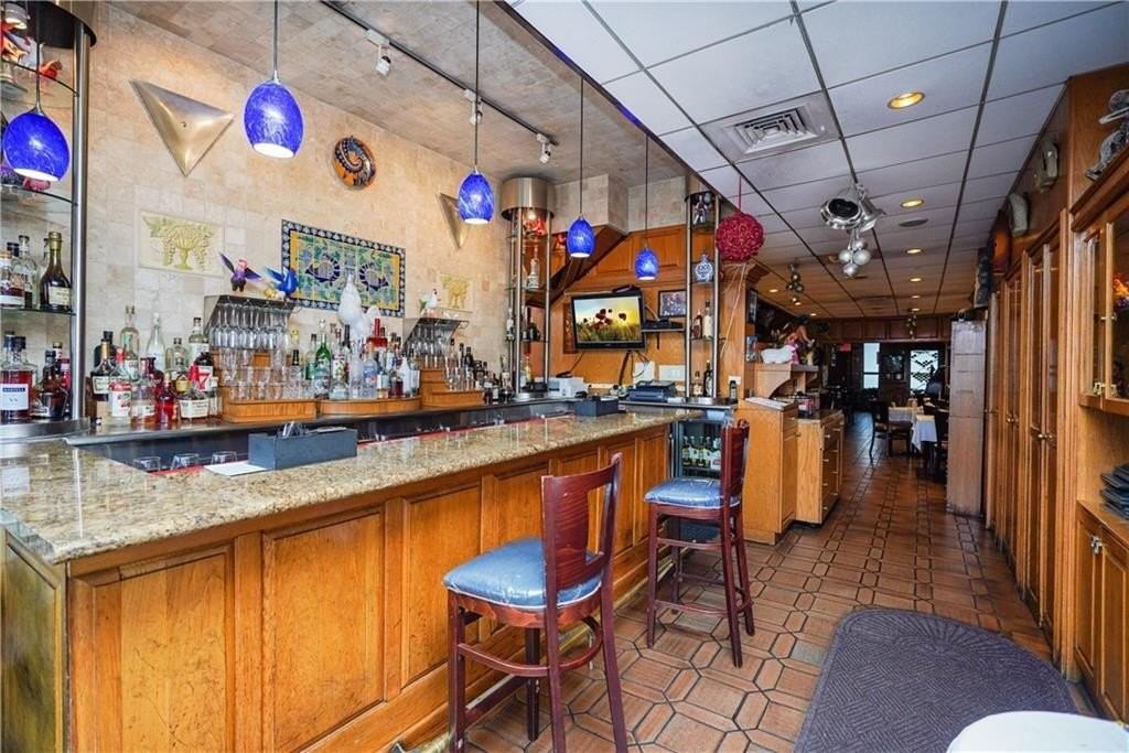 1464 86th St - Photo 3 of 9