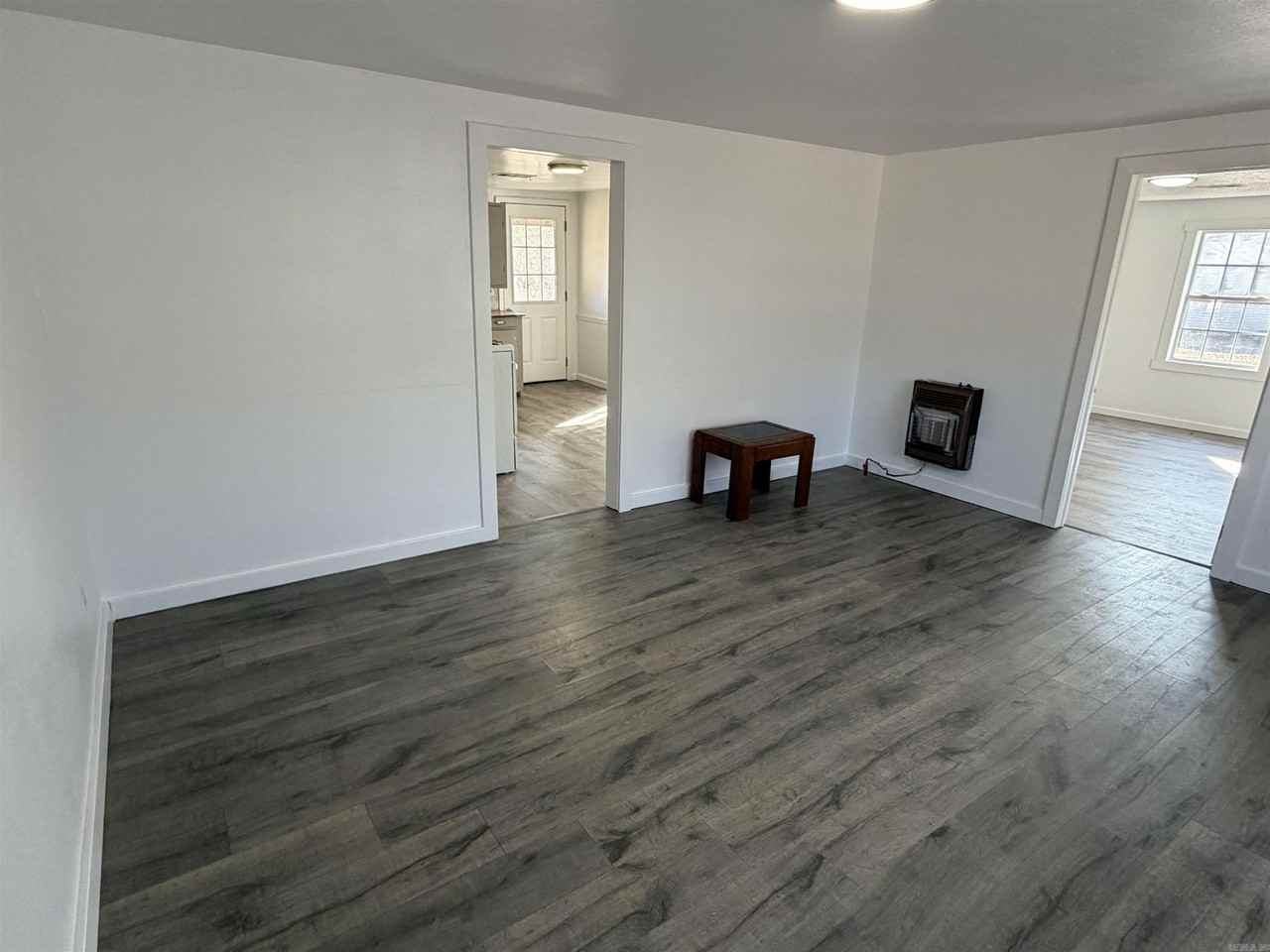 420 W Hillside - Photo 4 of 20