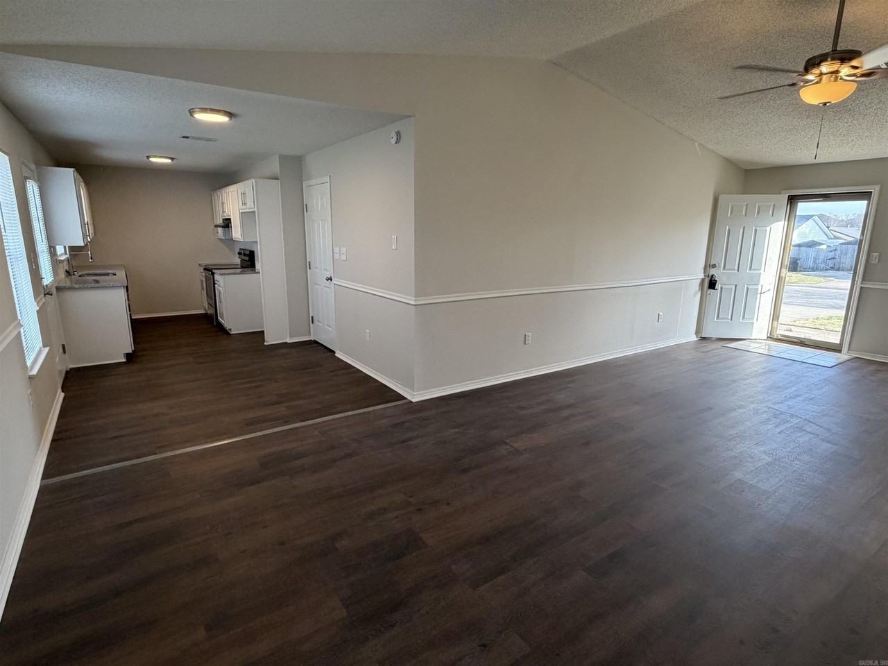 13206 Meadowview Dr - Photo 7 of 37