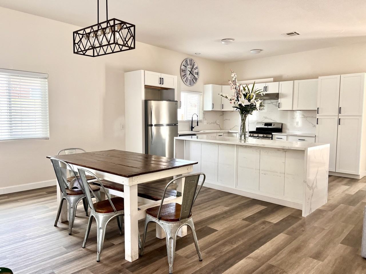 9762 Palm Dr - Photo 3 of 25