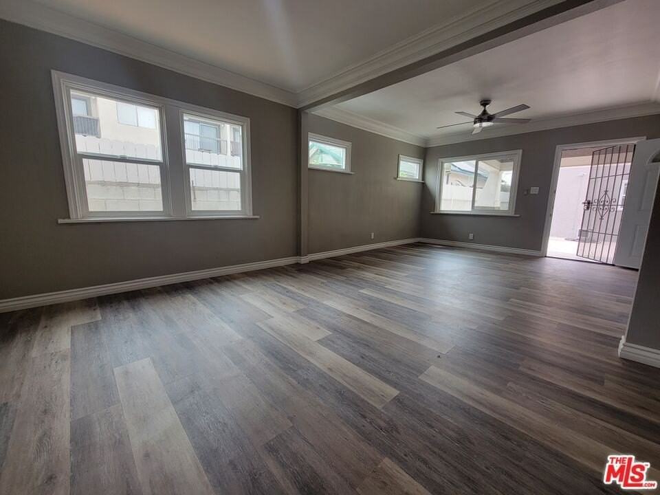 3067 Harrington Ave - Photo 3 of 14