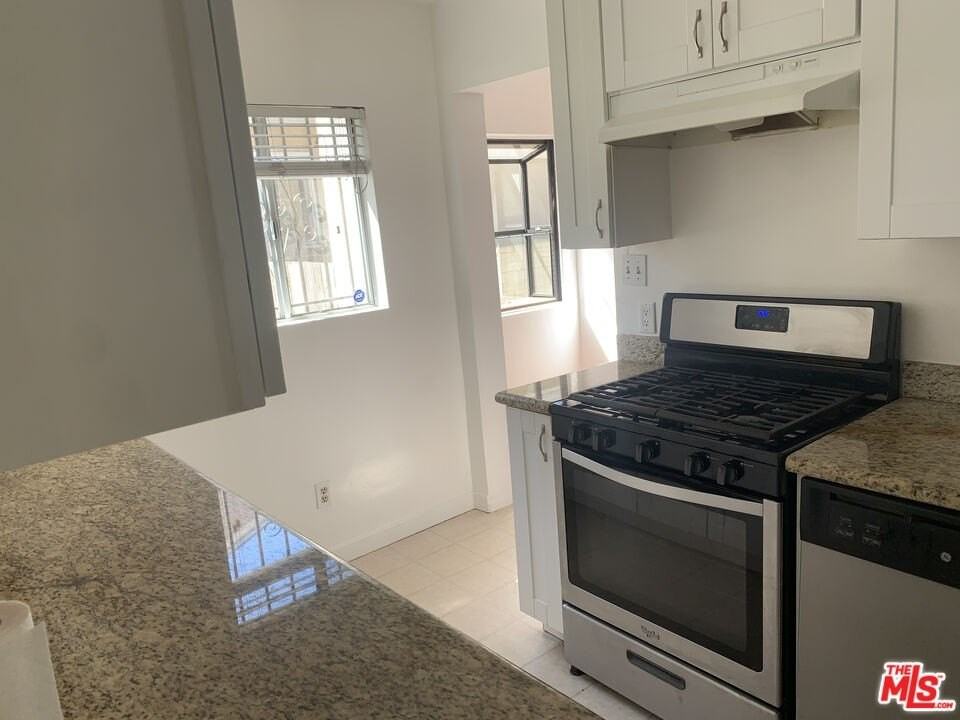 2807 Glendon Ave - Photo 7 of 17