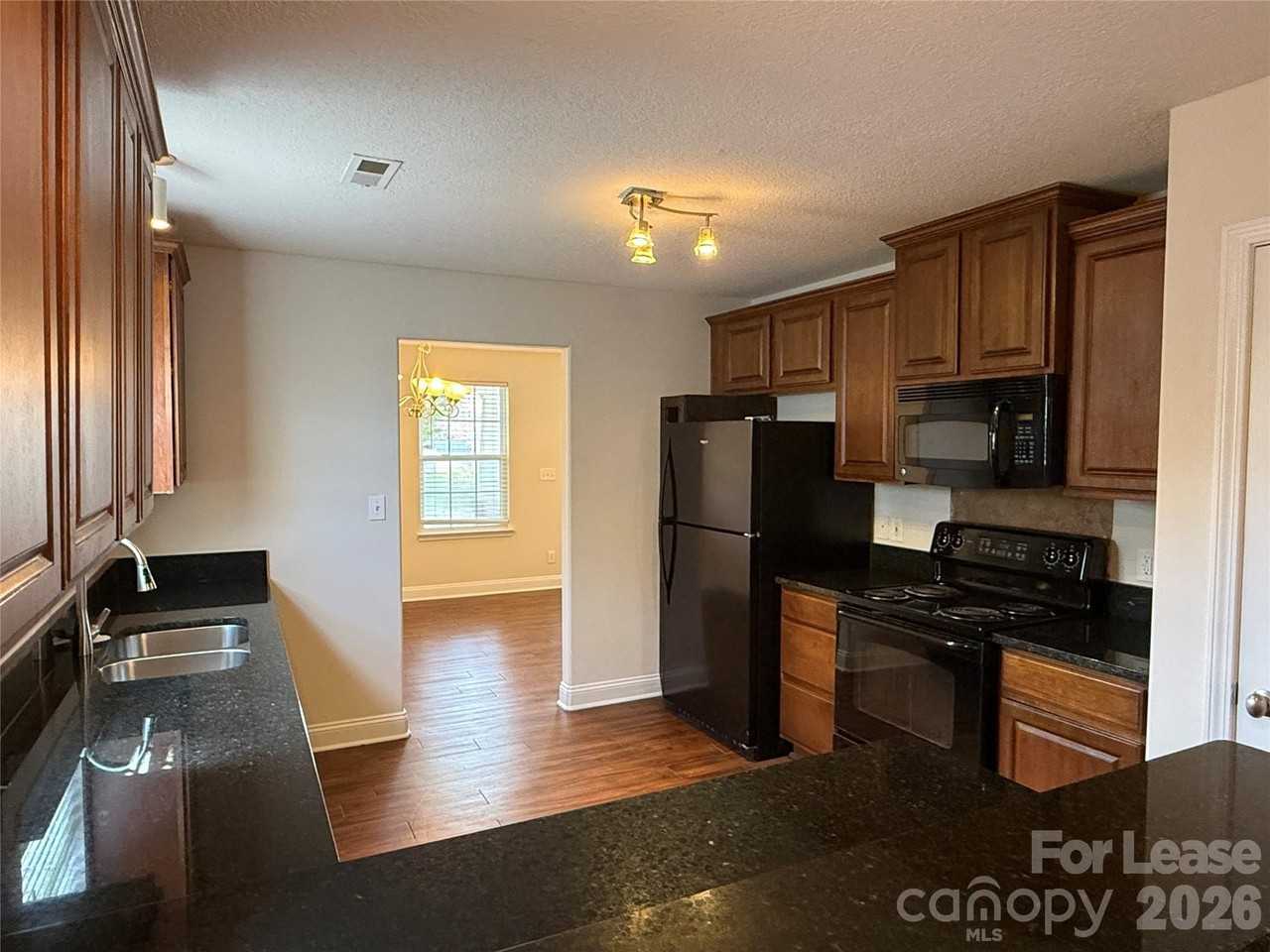 7516 April Mist Trl - Photo 3 of 21