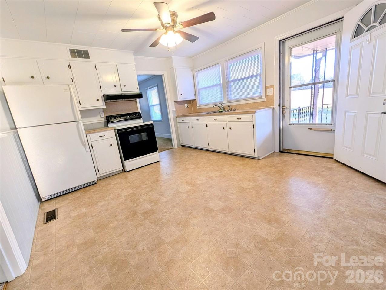 1129 Carpenter Dr - Photo 5 of 16