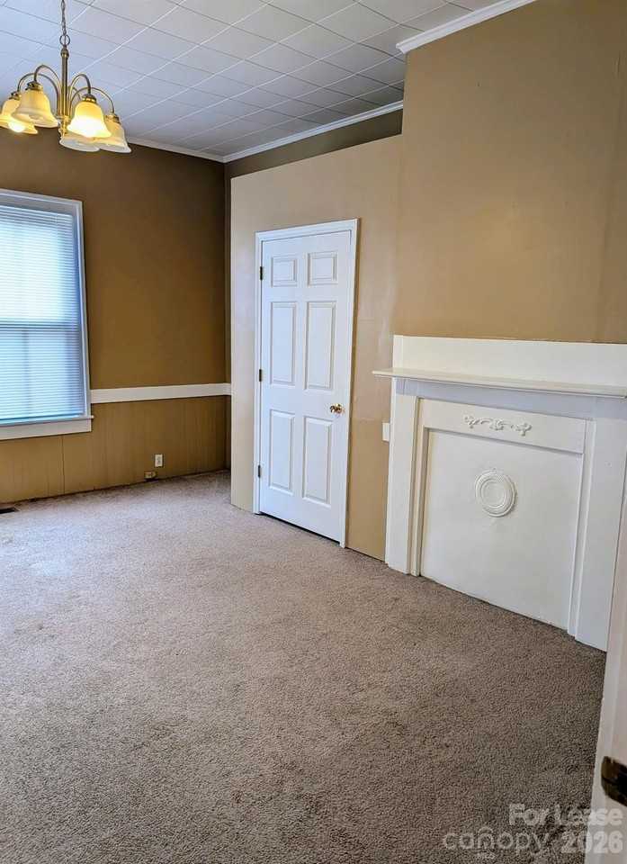 505 N Flint St - Photo 5 of 12