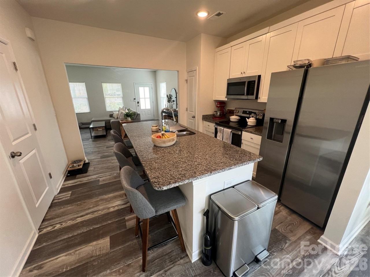 19505 Meridian St - Photo 4 of 16