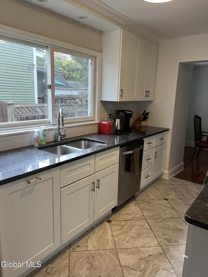 223 Lake Ave Unit 2 - Photo 4 of 10