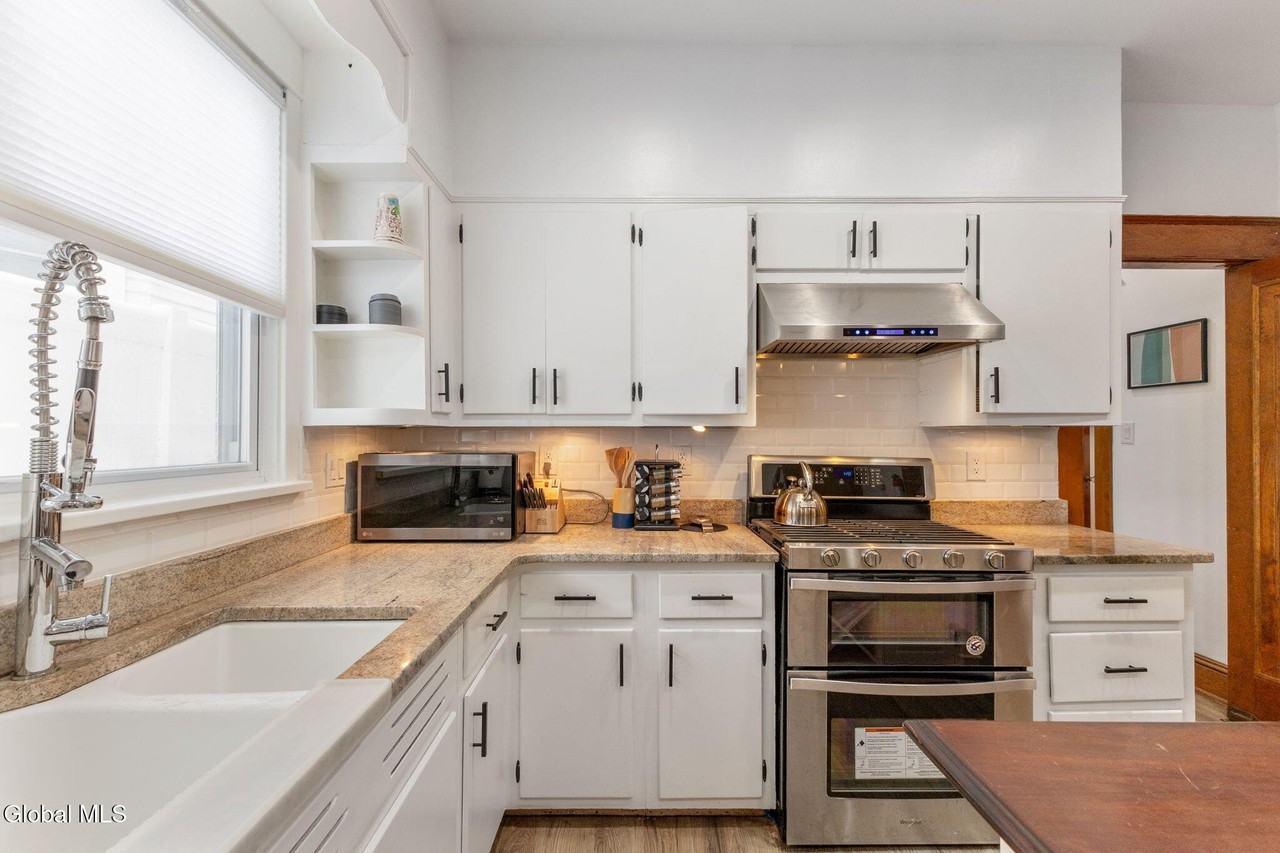 106 N Pine Ave - Photo 4 of 21